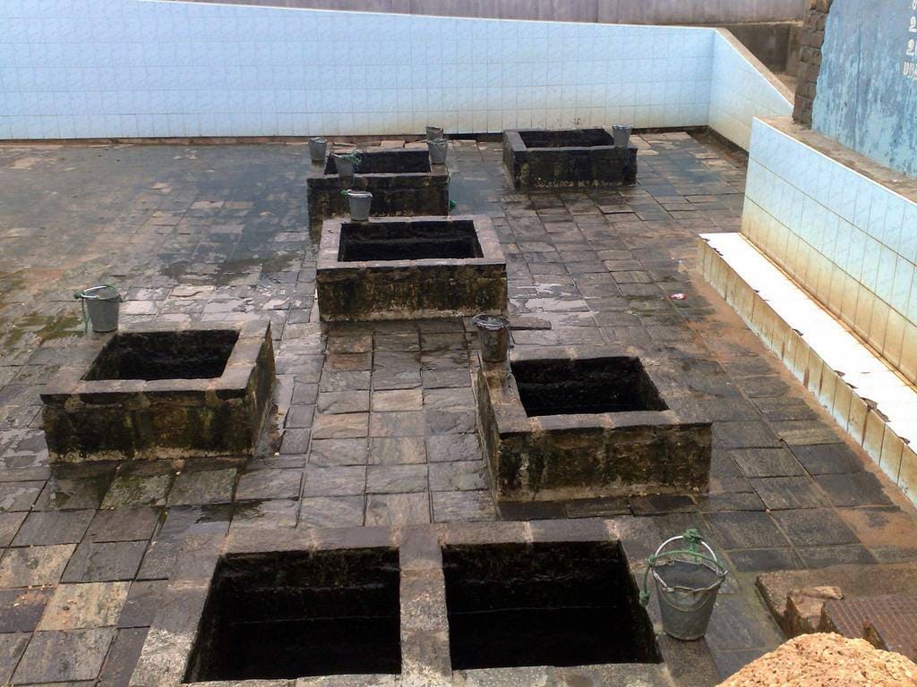 Kanniya Hot Springs, Natural hot springs in Sri Lanka